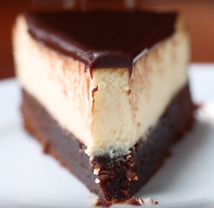 El postre definitivo: dulce de brownie, tarta de queso y chocolate